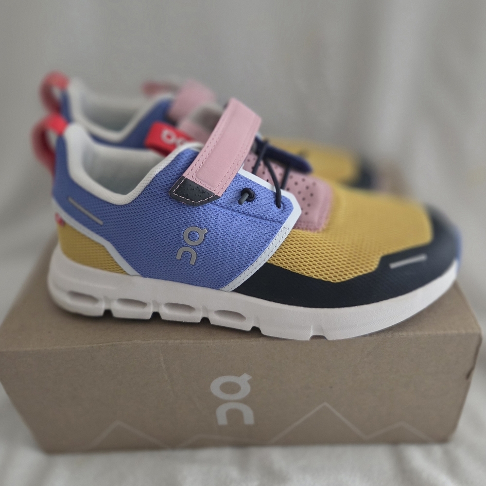 On Kids Cloud Play Running Sneaker Shoe Blue/Pink/Yellow Kids Size 2 NIB